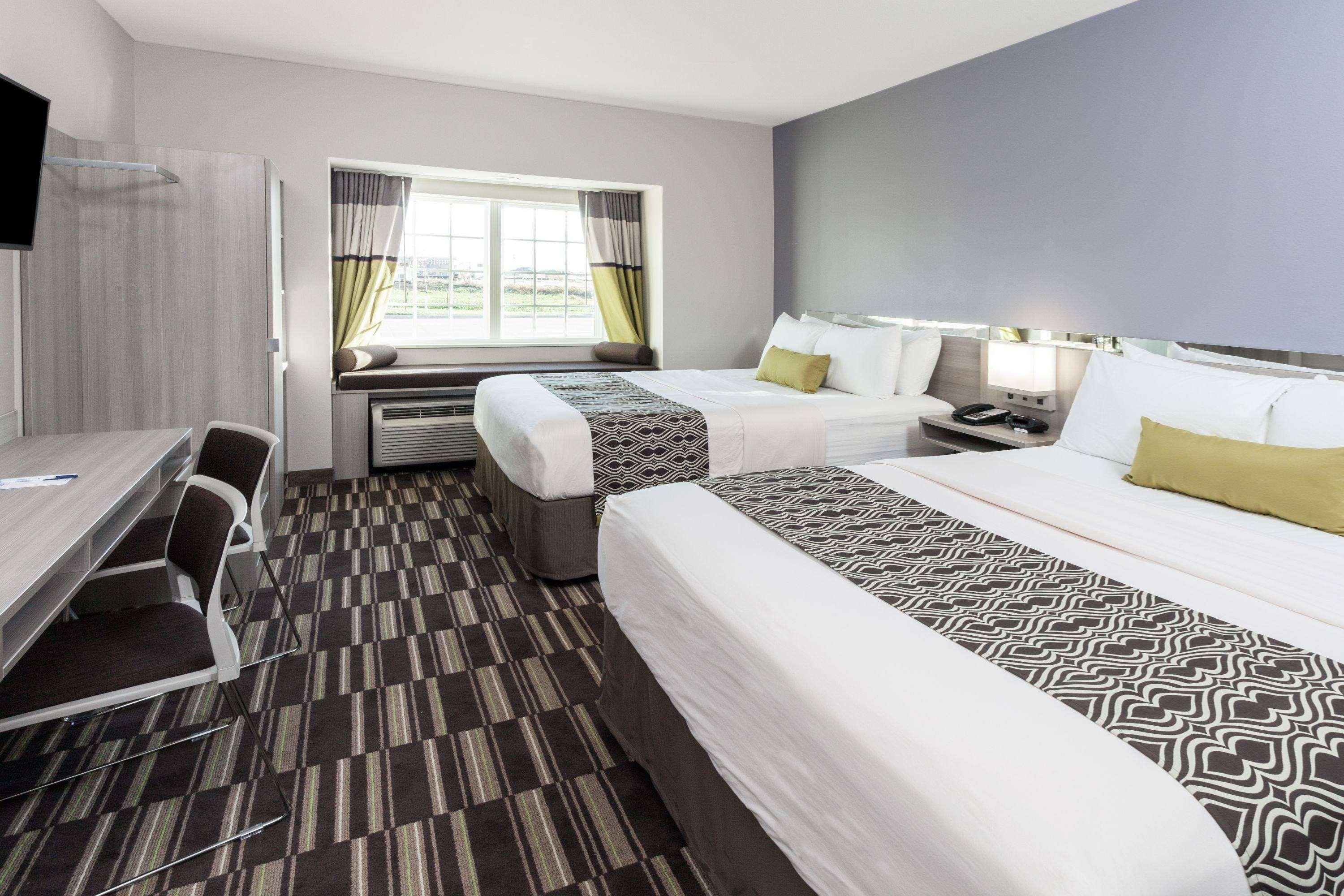 Microtel Inn & Suites By Wyndham West Fargo Near Medical Center Bagian luar foto